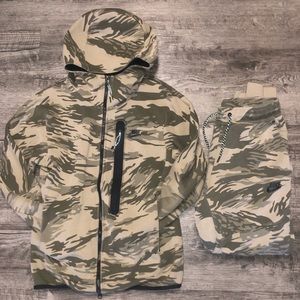 Nike Tech Fleece Camo Set